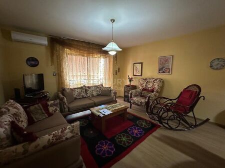 Apartment + garage for rent near School 11 January. 1,000 € /Month