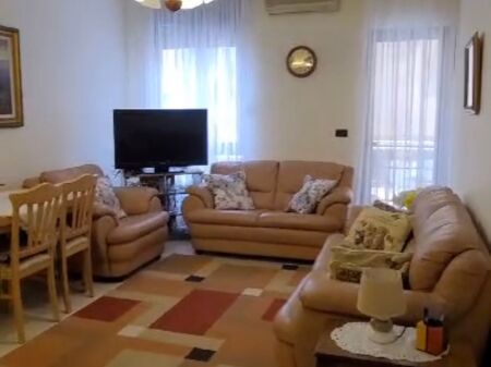 Appartamento 1+1 in affitto presso il Comune di Parigi