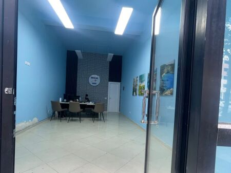 Business premises for rent – Astir !