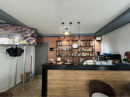 Shitet njësi tregtare te Komuna e Parisi