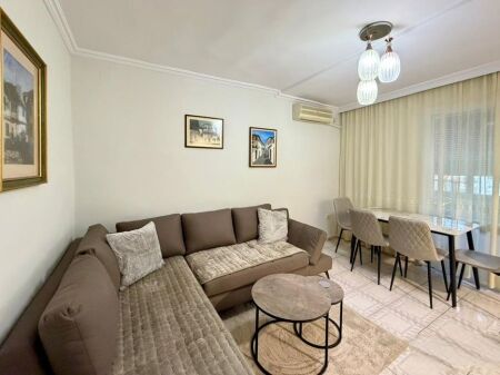 affittasi 2+1 a xhamllik