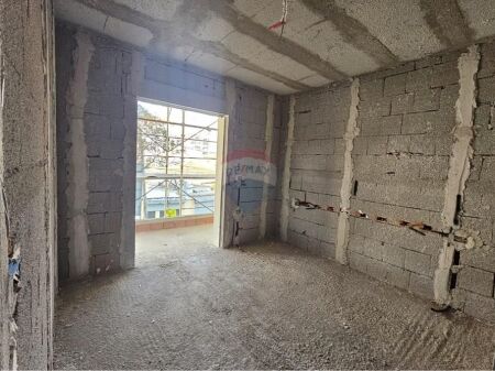 Shitet Apartament 1+1 tek Rruga e Elbasanit