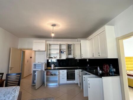 Apartament 2+1 me qera tek Bar Santana ne Astir