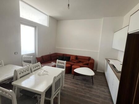 SHITET APARTAMENT 1+1 TEK FRESKU TIRANE