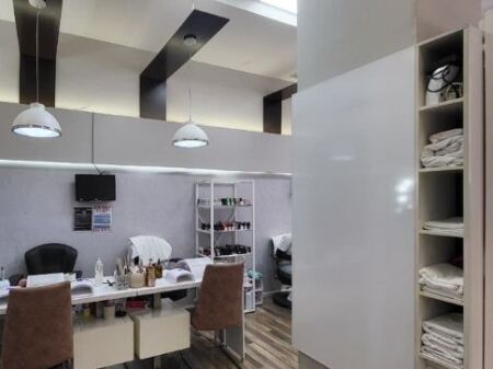 Negozio in vendita sulla strada principale – zona ad alto flusso