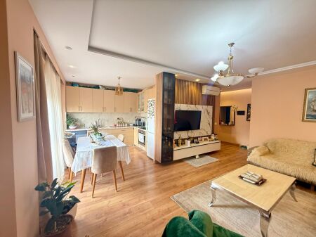 IN VENDITA appartamento moderno 3+1+2 con 2 posti auto, veranda, terrazza e deposito – Giardino Botanico 🌿