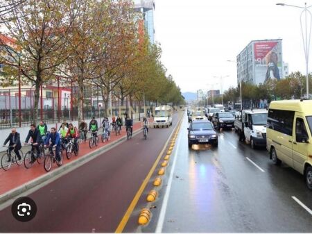 RRUGA DRITAN HOXHA, KAT VILE PER QIRA 800 € /Muaj Sip. Totale  150m2