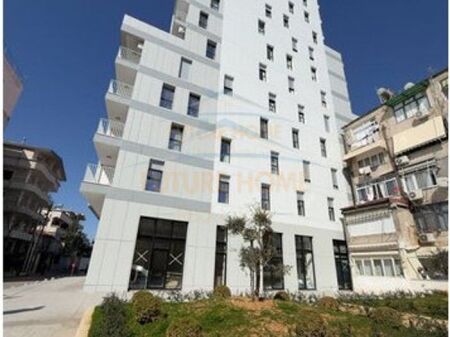 Shitet, Penthouse 2+1+ Post Parkimi, Xhamlliku