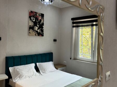 Jepen 2 Studio tek Kryqezimi i  21 Dhjetorit