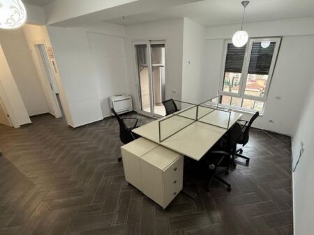 Jepet me qera ambjent per zyra ne Myslym Shyr