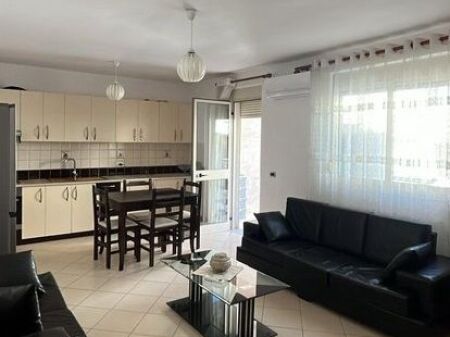 Apartament 1+1 me qira tek Liqeni i Thate