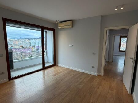 🏡 Jepet ambinet per zyre me qira te Kompleksi Delijorgji