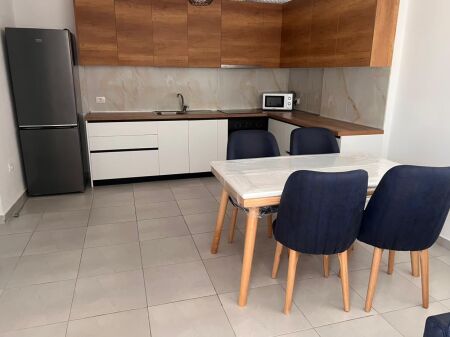 Affittasi 2+1+Parcheggio presso la Residenza Kodra e Diellit