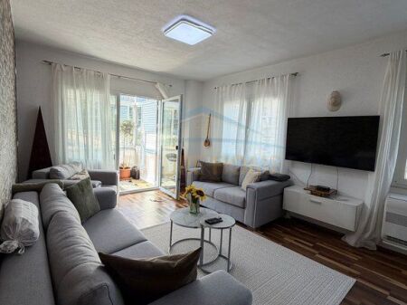 Shitet, Apartament 2+1+2, Fresk