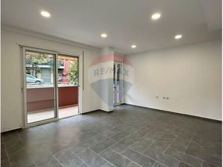 Appartamento - In Affitto - Via Muhamet Deliu, Tirana