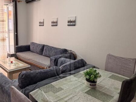 Apartament 1+1 për qira – pranë Pallatit të Sportit