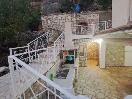 Maisonette në fshatin Piqeras