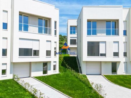 VILLA 3 FLOORS FOR RENT "FARKE" 250000 LEKE (GROSS)