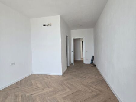 Jepet me qera zyre tek Mine Peza