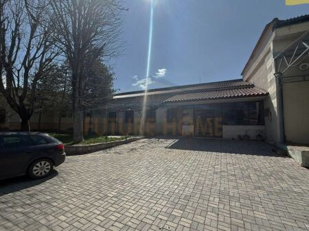 In vendita, Edificio + Fabbrica (Cantina di Vino), Zona Industriale - Quartiere 17, Korçë