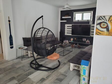 Shitet Ndërtesë + Truall pranë Shkollës "Sami Frashëri" – Mundësi Ideale për Banim ose Investim 300,000 €