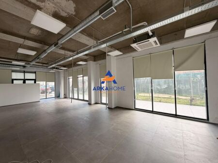 BUSINESS PREMISES/OFFICE FOR RENT 361M2 "TE ZOGU I ZI" 5700 EURO (NEGOTIABLE)