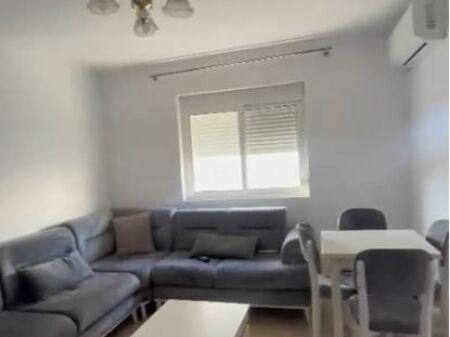 Xhamlliku, jepet me qera apartament 1+1