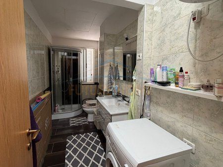 Shitet, Apartament 2+1+2, Fresk