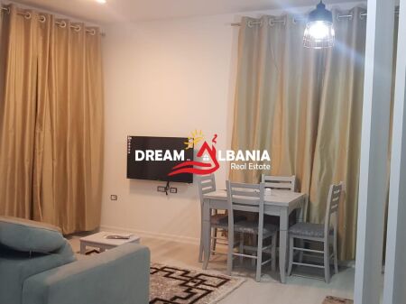 Jepet me qera apartament 1+1 tek Komuna e Parisit prane Kika 2 (ID 42111122)