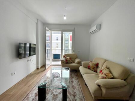 Appartamento 1+1 in affitto a Univers City