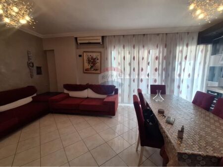 Appartamento 2+1+2 +Posto Auto in Vendita in Via Dritan Hoxha.