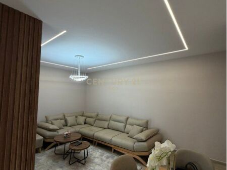 Appartamento 2+1 in affitto nel centro di Durazzo, vicino alla posta!