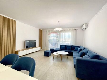 Super apartament 2+1 per qira tek Petro Nini