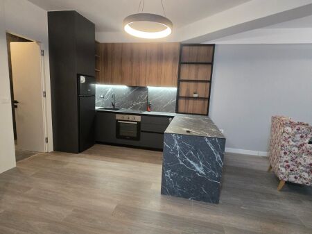 Astir, jepet me qira apartament 1+1! 450 Euro