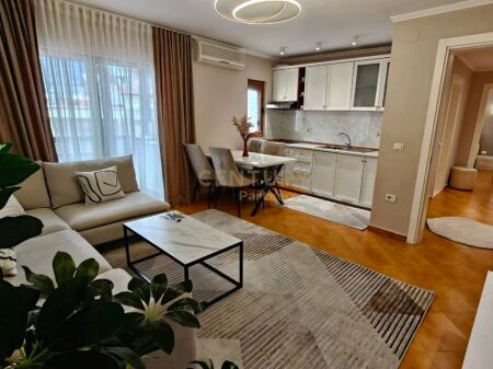 Apartament 1+1 ne shitje prane Viles Gold, Rruga e Dibres
