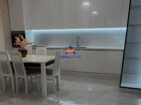 JEPET APARTAMENT ME QERA 2+1+BALLKON "MISTO MAME" 60.000 LEKE