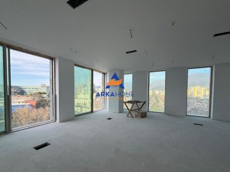 VENDESI COMMERCIALE IN VENDITA 124M2 "DOWNTOWN ONE" 575.000 EURO