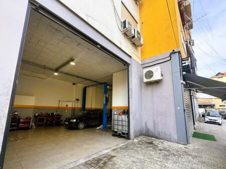 OFFRIAMO IN AFFITTO AMBIENTE AL PIANO TERRA IN VIA SIRI KODRA!