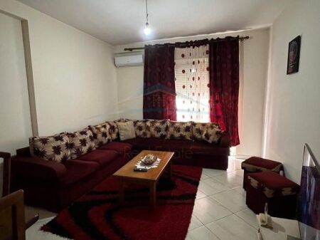 Shitet Apartament 2+1+Post Parkimi, Unaza e Re