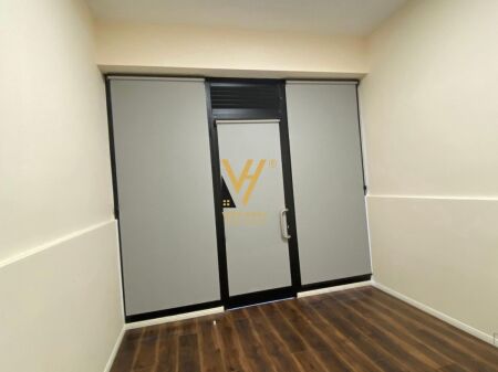 VENDESI COMMERCIALE IN VENDITA 15 M2 NEL COMUNE DI PARIGI 55.000 EURO