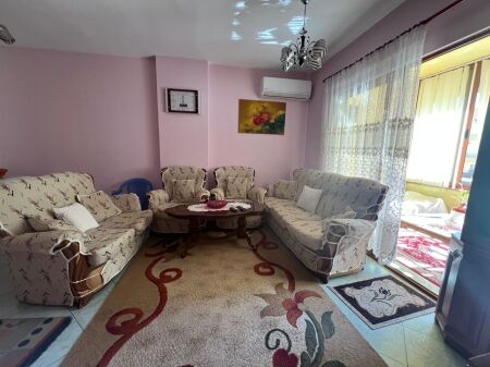 Jepet me qira 1+1 Misto Mame 35.000 leke