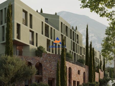 VENDESI APPARTAMENTO 2+1+BALCONE "KODRA E DIELLIT" 214.000 EURO