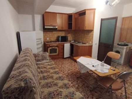 Jepet me qira apartament 1+1