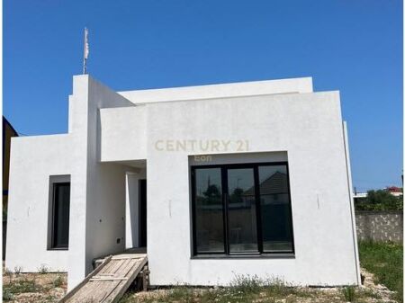 Shitet Vilë në Periferi ,Shijak !