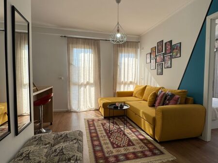 2 Apartament 1+1 per qira tek Rruga e Durresit.