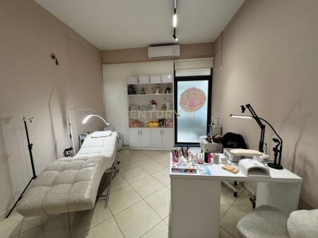 SHITET BIZNES ESTETIKE TEK BULEVARDI MIGJENI BUZE RRUGE!