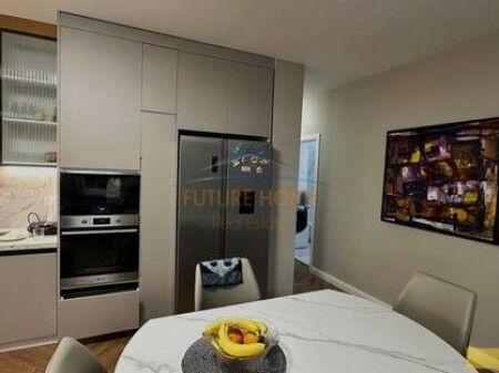 Shitet,Apartament 2+1,Rruga e Elbasanit (prane Air Albania),Tiranë