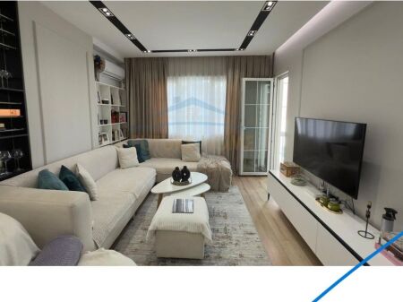 Shitet, Apartament 1+1, Unaza e Re.