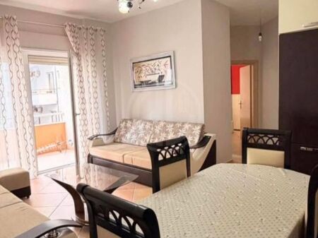 Jepet apartament 1+1 per qera ne plazh iliria!!!