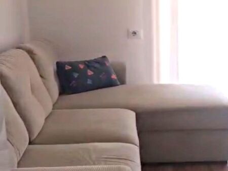 🏠Rruga Siri Kodra,jepet me qera kati i III-te i nje vile,1+1,i mobiluar.55,000 Leke